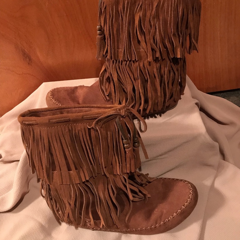 Size 10 Fringe boot